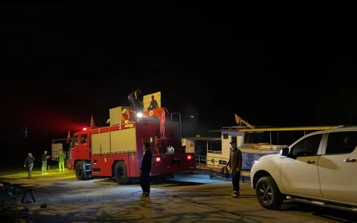 Khẩn trương điều tra nguyên nhân vụ chìm tàu chở khách trên hồ Thác Bà  - Ảnh 2.