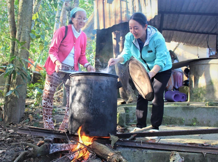 Nhà tôi cúng tiễn ông bà - khi Tết đã qua mà lòng còn ở lại - Ảnh 5. tết - Ảnh 5.