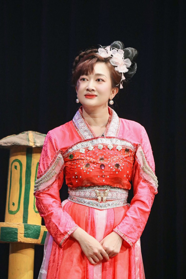 Phương Lan: Tết diễn 3 suất/ngày, năm mới sẵn sàng… tỏ tình trước - Ảnh 4.