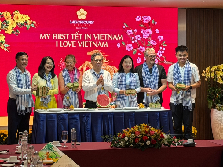 khách quốc tế - Ảnh 2.