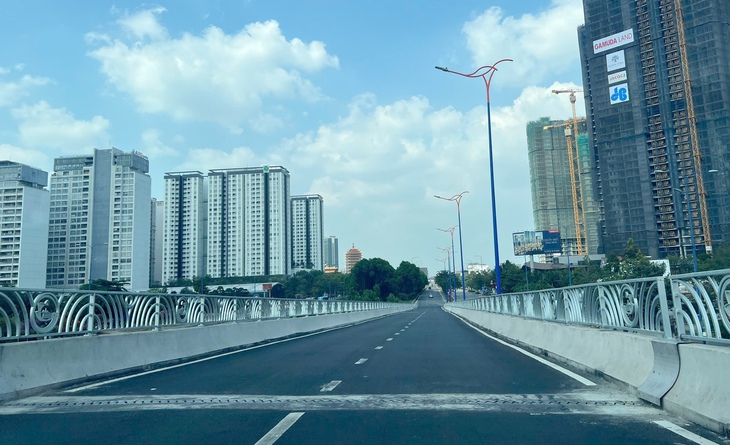 Chiều mùng 5, cao tốc Dầu Giây về TP.HCM ùn ứ đoạn trạm thu phí, nút giao An Phú thoáng - Ảnh 5.