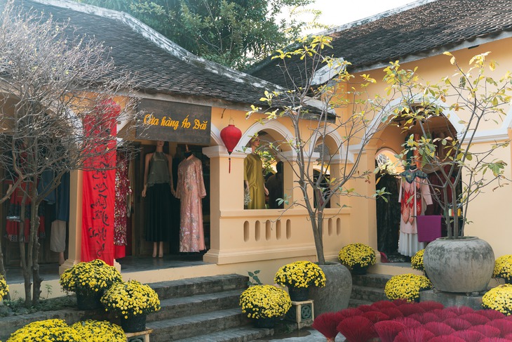 Du khách, giới trẻ đến Nha Trang 'đổi gió' tìm về ký ức tuổi thơ, hoài niệm ngày xưa - Ảnh 5.