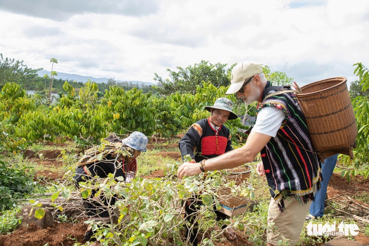 du khách - Ảnh 4.