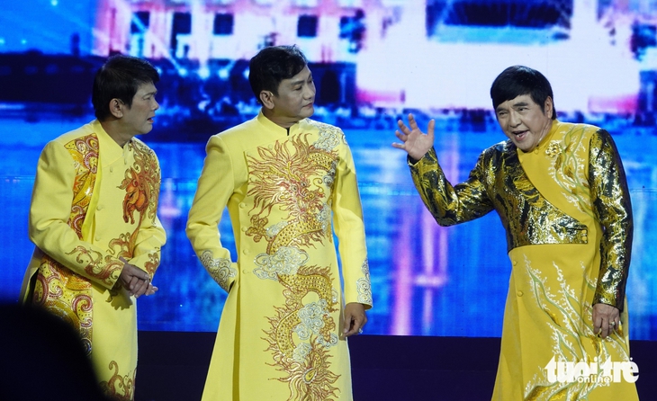 Giật mình anh Điệp Chí Tâm hát vọng cổ hài - Ảnh 1. Anh Điệp Chí Tâm hát vọng cổ hài gây bất ngờ - Ảnh 1.