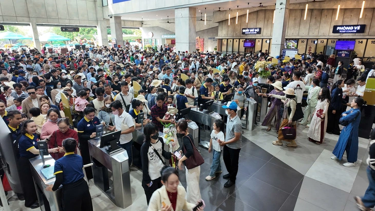 Du lịch Tây Ninh thu hơn 670 tỉ trong mùa Tết Bính Ngọ, tăng hơn 30% cùng kỳ - Ảnh 3.