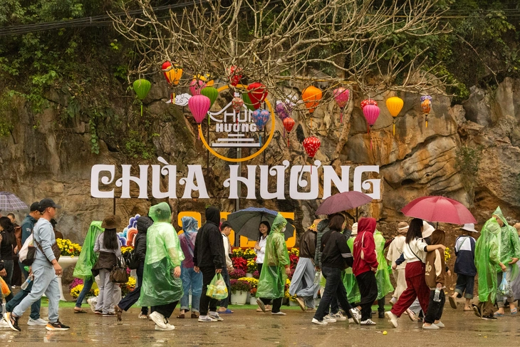 Du lịch Việt bùng nổ dịp Tết - Ảnh 2. Tết - Ảnh 2.