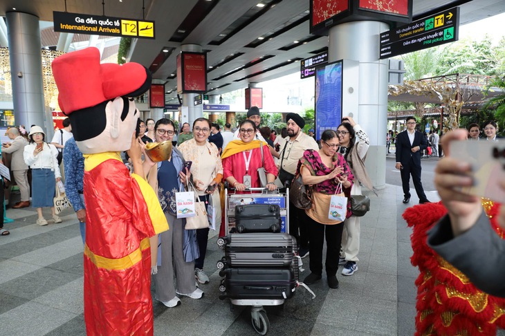 1,1 triệu khách đến trong 1 tuần, du lịch Đà Nẵng bùng nổ dịp Tết - Ảnh 3.