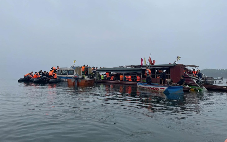 Vụ chìm tàu trên hồ Thác Bà: Kết quả kiểm tra nồng độ cồn, ma túy của hai lái tàu - Ảnh 4.