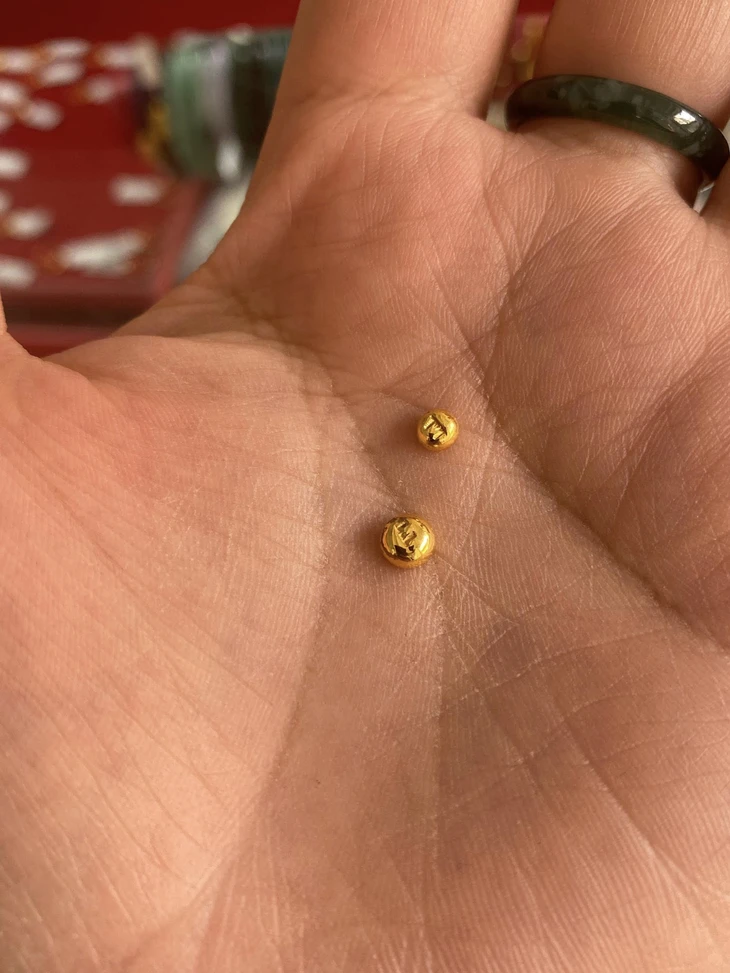 Ngày vía Thần Tài 2026: Bạn trẻ bàn tính gì chuyện mua vàng? - Ảnh 2.