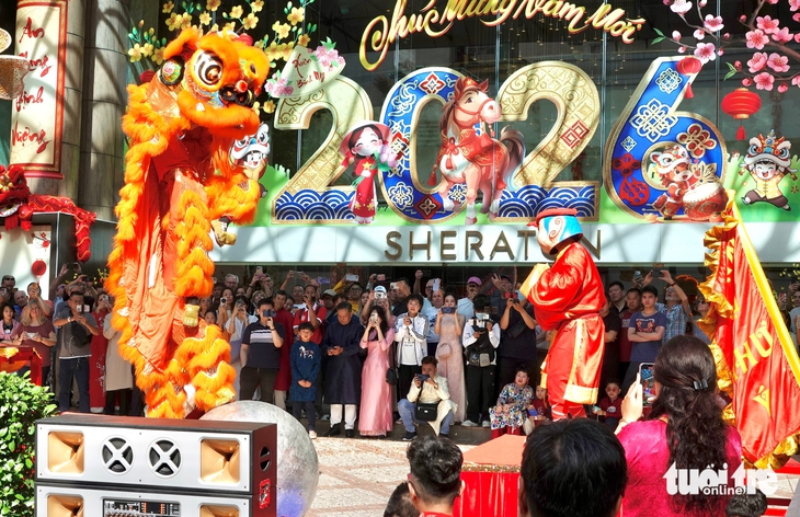 Du lịch TP.HCM đã 'vào guồng' trong ba ngày Tết - Ảnh 4.