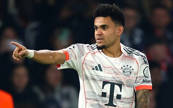 Runner Botswana mất HCV 1.500m vì giả vờ bắn đối thủ - Ảnh 2.