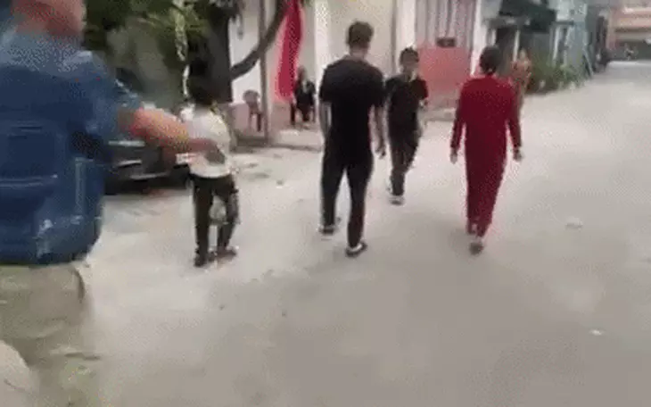 Bắt thanh niên giả danh công an, lừa 'chuộc' điện thoại 4 triệu đồng - Ảnh 2.