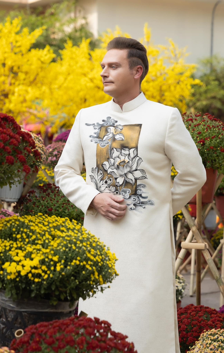 Ca sĩ người Mỹ Kyo York xem mình là đại sứ quảng bá hình ảnh Việt Nam - Ảnh 17. Ca sĩ người Mỹ Kyo York xem mình là đại sứ quảng bá hình ảnh Việt Nam - Ảnh 17.