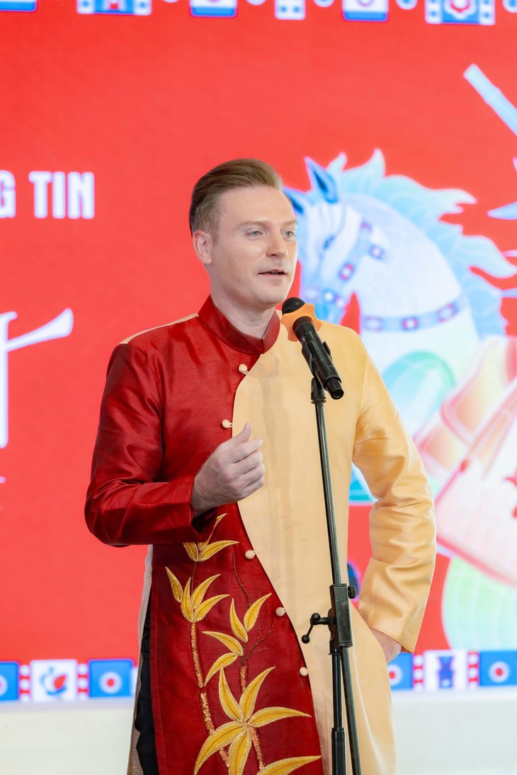 Ca sĩ người Mỹ Kyo York xem mình là đại sứ quảng bá hình ảnh Việt Nam - Ảnh 13. Kyo York - Ảnh 13.