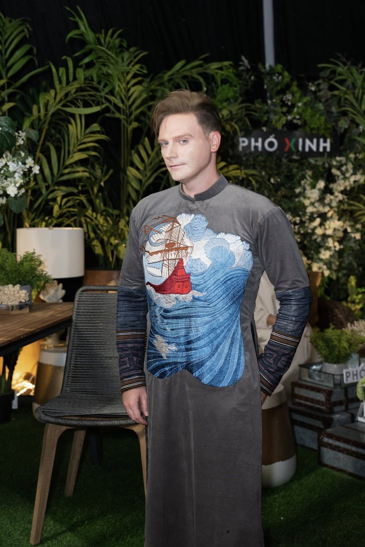 Ca sĩ người Mỹ Kyo York xem mình là đại sứ quảng bá hình ảnh Việt Nam - Ảnh 12. Kyo York - Ảnh 12.