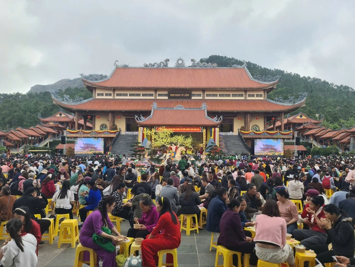 chùa Ba Vàng - Ảnh 6.