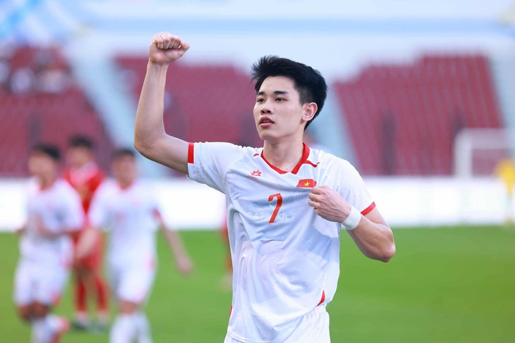 Cầu thủ Đình Bắc, ca sĩ Đức Phúc được đề cử Gương mặt trẻ Việt Nam tiêu biểu - Ảnh 2.