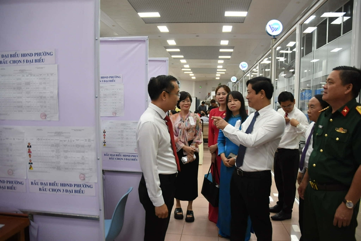 Sáng nay, 4.500 cử tri TP.HCM đi bầu cử sớm - Ảnh 3.