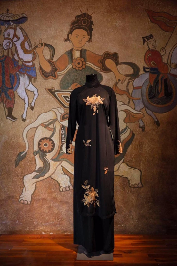 Áo dài theo chân nữ đại sứ Việt Nam ra thế giới - Ảnh 2. Áo dài - Ảnh 2.