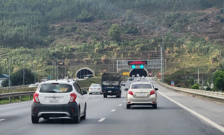 đường cao tốc - Ảnh 1.