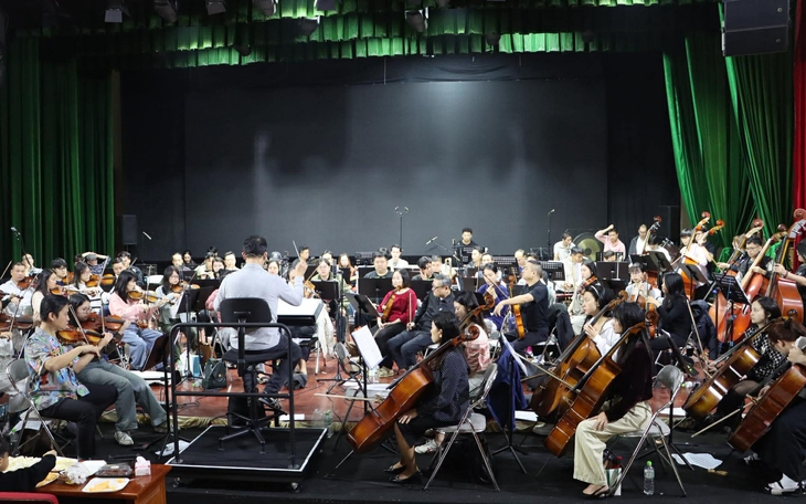 Dàn nhạc ra đời theo quyết định của Bộ Quốc phòng gửi lời chào chính thức tới công chúng - Ảnh 3.