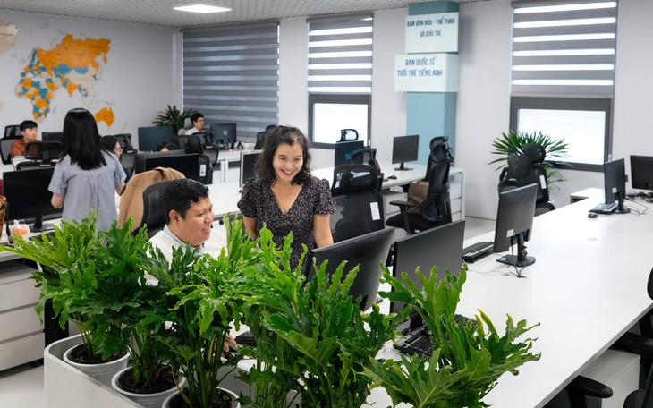 Lãnh đạo Cục Báo chí, lãnh đạo TP.HCM, đại diện các cơ quan báo chí tham quan báo Tuổi Trẻ  - Ảnh 14.