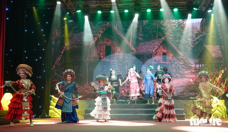 Huỳnh Long - Ảnh 2.