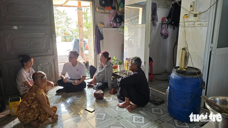 Dân 'kêu' giá nền tái định cư cao, dù họ đã nhường đất làm đường - Ảnh 3.