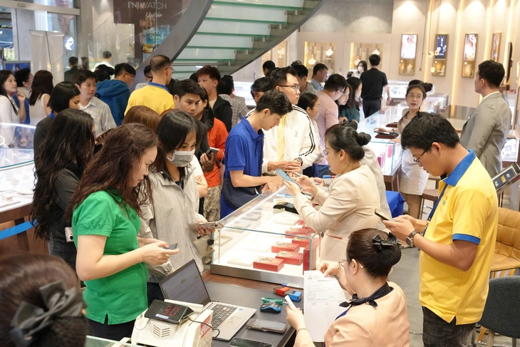 Giá vàng bạc giảm mạnh trong ngày vía Thần Tài - Ảnh 4.