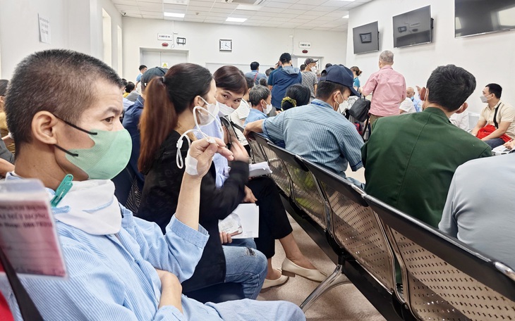 Mở rộng phạm vi bảo hiểm y tế: Thêm nhiều thuốc, dịch vụ được quỹ chi trả - Ảnh 2.