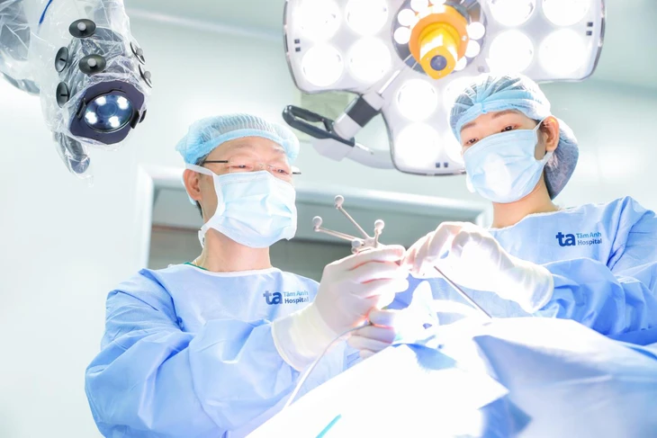 Bệnh viện Tâm Anh lập kỷ lục châu Á về phẫu thuật não bằng Robot AI - Ảnh 4.