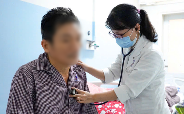 Cứu sống một thanh niên chạy xe ôm công nghệ bị đa chấn thương nặng - Ảnh 2.