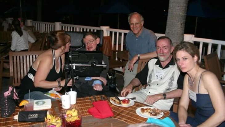Stephen Hawking - Ảnh 2.