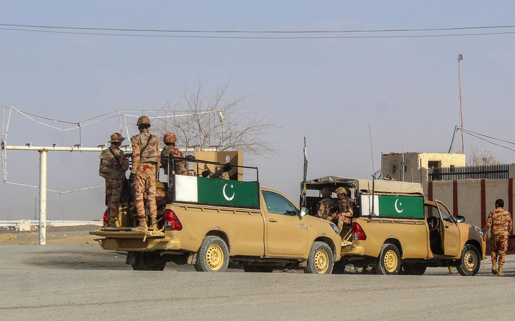 Pakistan - Afghanistan tiếp tục giao tranh tại biên giới - Ảnh 2.