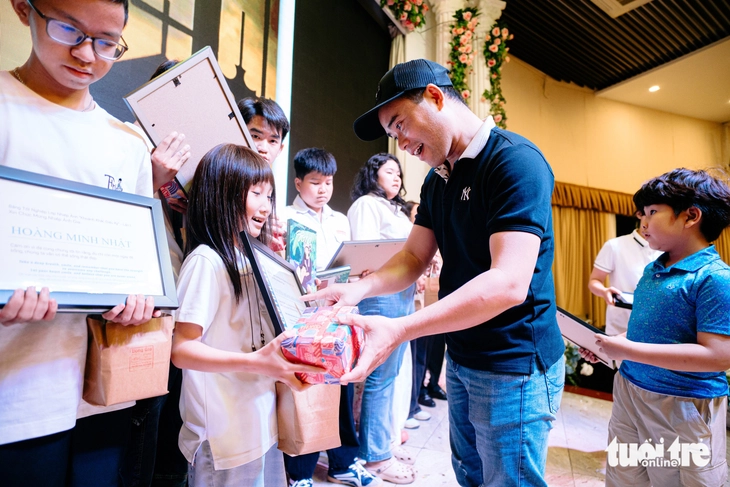 Khi người lớn cùng mang lại khoảnh khắc diệu kỳ cho trẻ em khỏi bệnh ung thư - Ảnh 11.