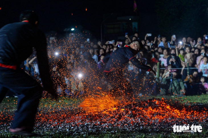 Bí ẩn lễ hội nhảy lửa của người Pà Thẻn - Ảnh 5.