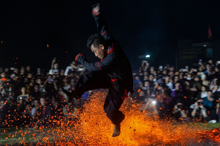 Những ngôi chùa hot nhất dịp rằm tháng Giêng ở Hà Nội - Ảnh 28.