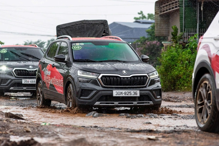 sedan hạng D - Ảnh 2.