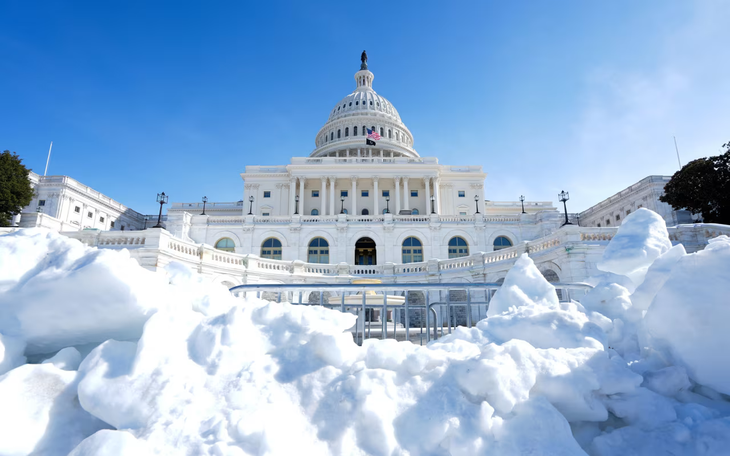 Mỹ chấm dứt đóng cửa chính phủ nhưng chưa chốt ngân sách cho Bộ An ninh nội địa - Ảnh 3.