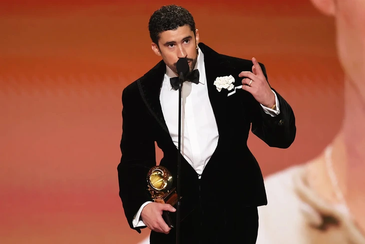 Vì sao chiến thắng Grammy của Bad Bunny được xem là một cột mốc lịch sử? - Ảnh 3.