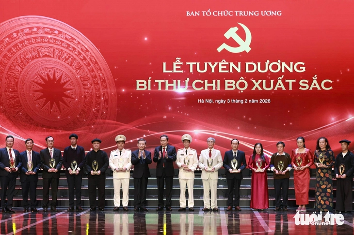 Búa liềm vàng - Ảnh 6.