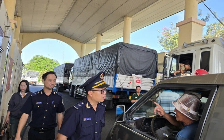 Chủ tịch tỉnh An Giang yêu cầu tạo điều kiện thuận lợi xuất khẩu - Ảnh 5.