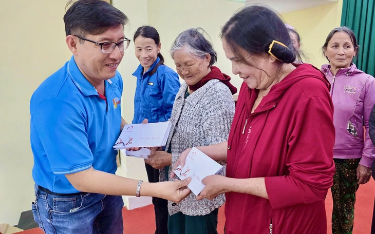 Đong đầy Tết yêu thương cho trẻ - Ảnh 2.