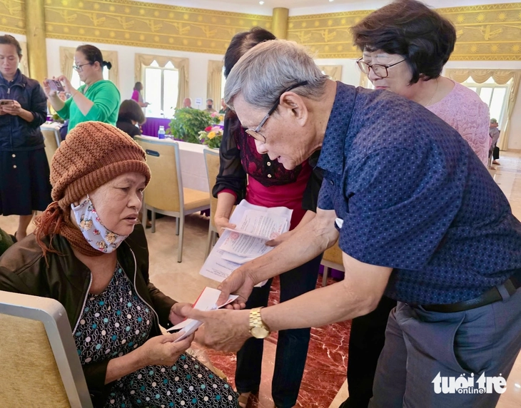 người mù - Ảnh 2.