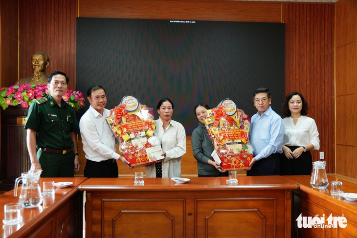 Lãnh đạo TP.HCM thăm, chúc Tết tại Bình Khánh, Cần Giờ, An Thới Đông, Thạnh An - Ảnh 3.