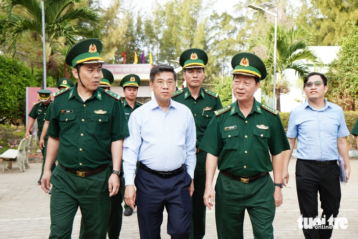 Lãnh đạo TP.HCM đến thăm, chúc Tết tại Bình Khánh, Cần Giờ, An Thới Đông, Thạnh An - Ảnh 10.