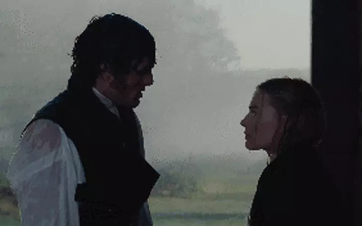 Margot Robbie tiết lộ cảnh thân mật trong Đồi gió hú không 'nóng' như khán giả tưởng tượng - Ảnh 4.