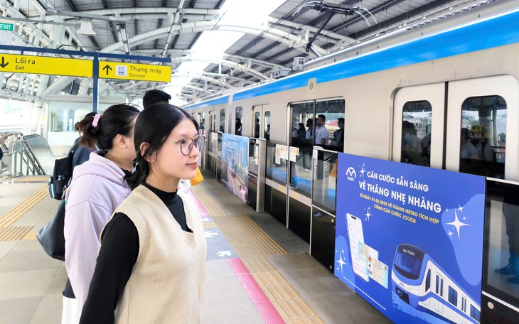 Thu 270.000 đồng học sinh dự hội xuân: nhiều băn khoăn về bình đẳng giáo dục - Ảnh 2.