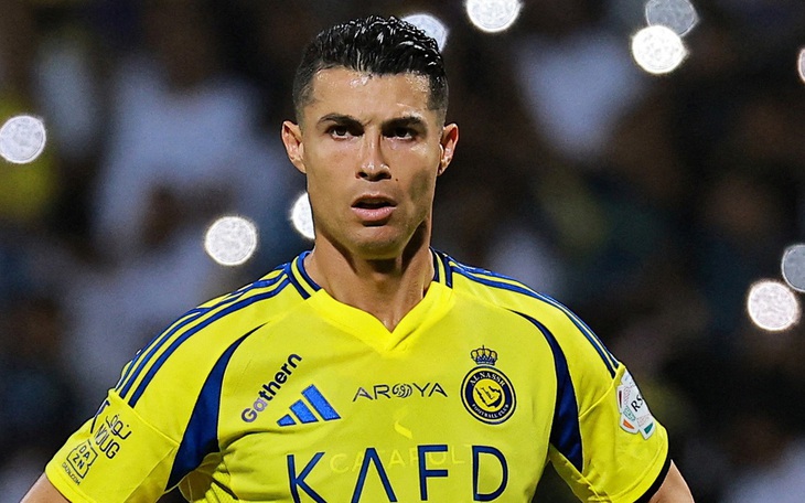 Ronaldo bị Saudi Pro League cảnh báo 'đừng làm quá' trong ngày mừng sinh nhật 41 tuổi - Ảnh 2.