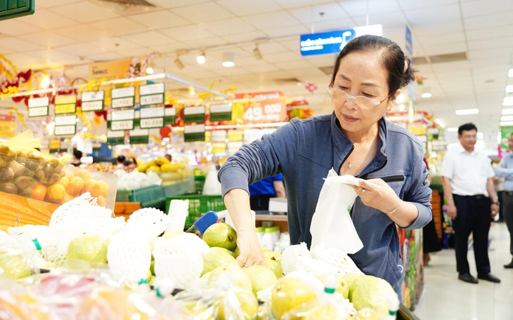 Nhiều cách để mua sắm Tết an toàn - Ảnh 5.